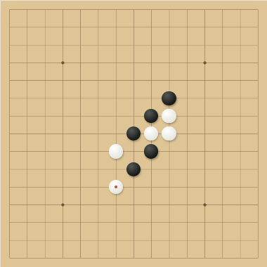 木色棋盘上的黑白棋子